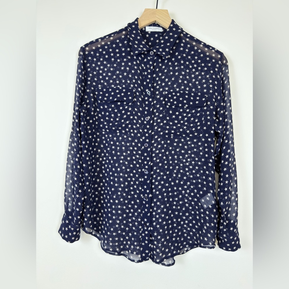 Equipment Femme 100% Silk Star Print Button Up Shirt